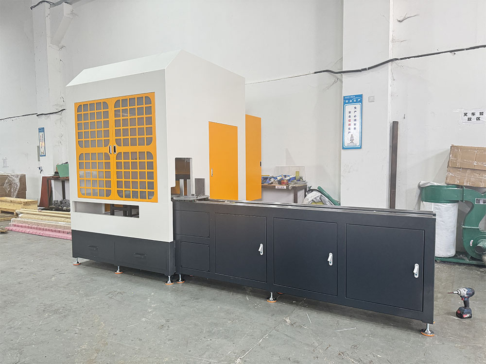 五軸聯(lián)動三維角度鋸